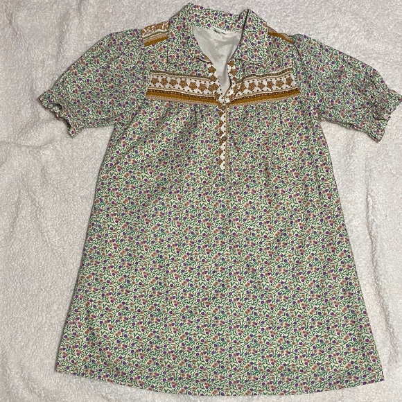THML Dresses & Skirts - THML Floral women’s size medium  Dress adorable lined with slip NWOT